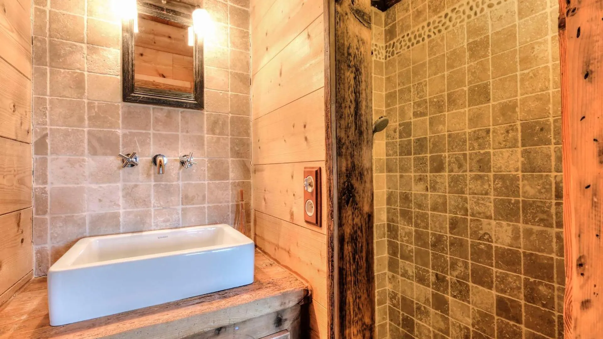 Chalet Savoyard, 4 Chambres, Sauna Et Jacuzzi A St-Gervais - Fr-1-663-42 Сен-Жерве-Ле-Бэн 0*,  Франция